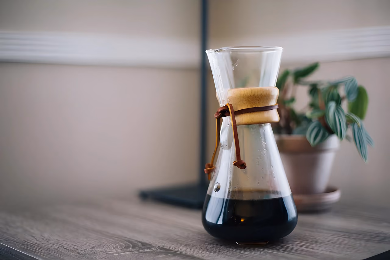 A botanical preparation in a glass beaker.